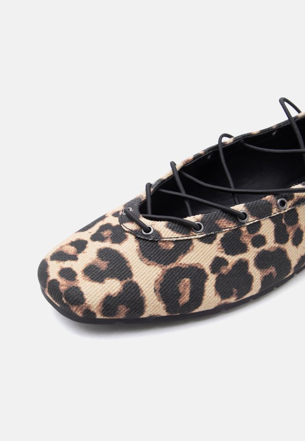 Steve Madden POINTE