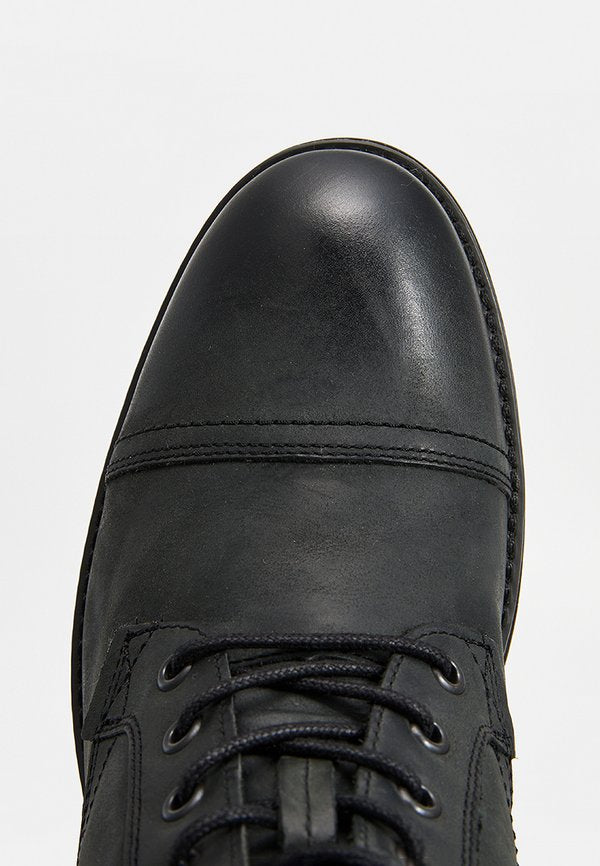 Clarks EMMET