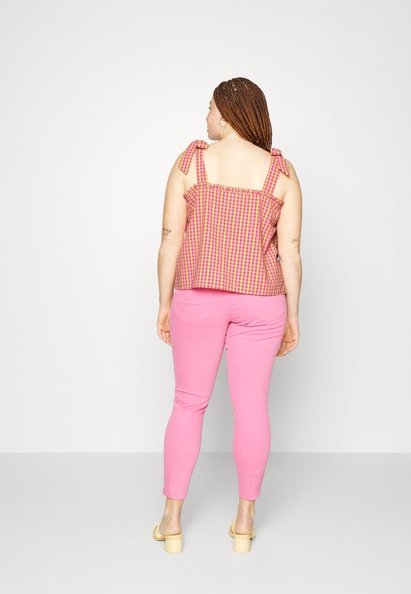 Noisy May Curve NMCILLE SINGLET TOP