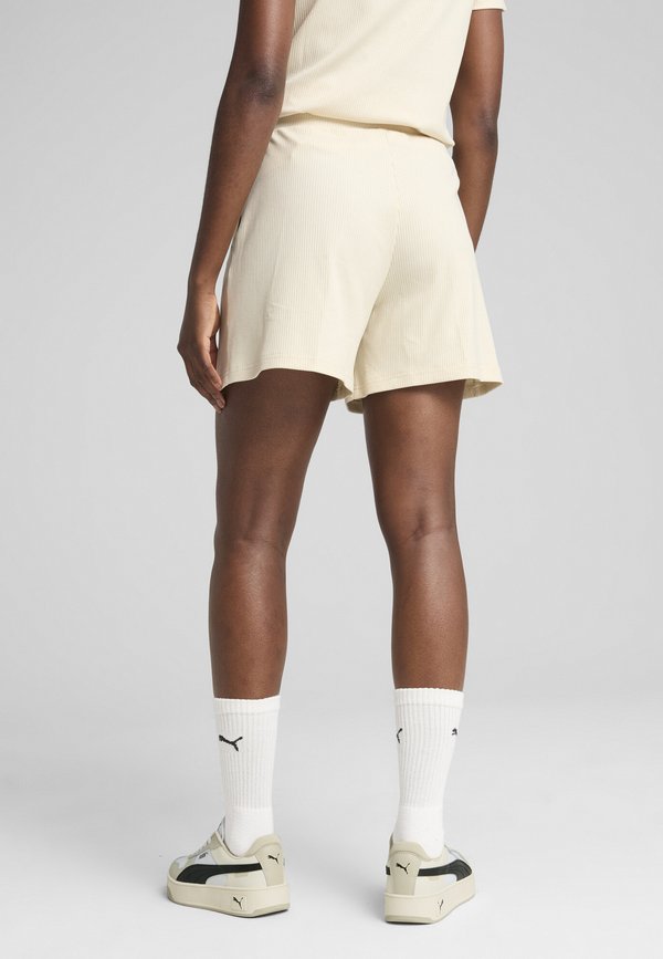 Puma ELEVATED GERIPPTE 5 MIT HOHEM BUND