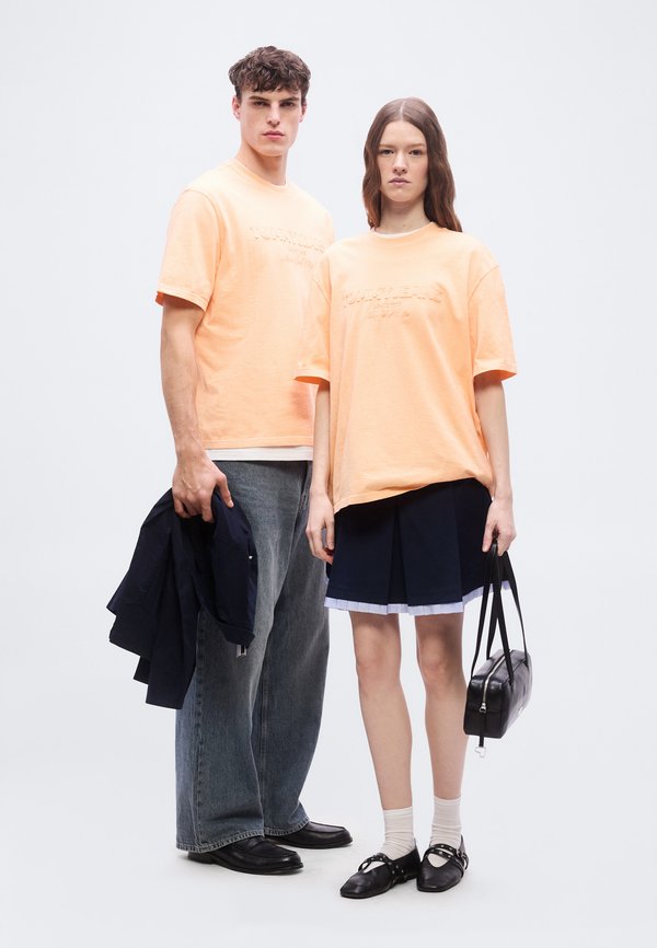 Tommy Jeans CLASSIC LOGO CREW NECK T-SHIRT