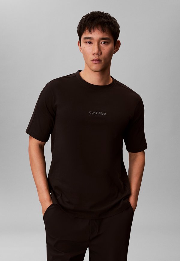 Calvin Klein ACTIVE - Basic T-shirt - black