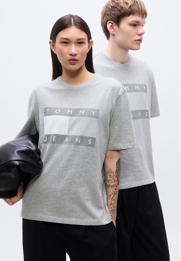 Tommy Jeans 90S TONAL FLAG BADGE T-SHIRT