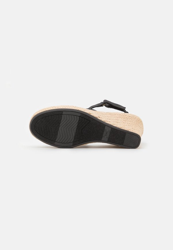 TOMS MARISOL