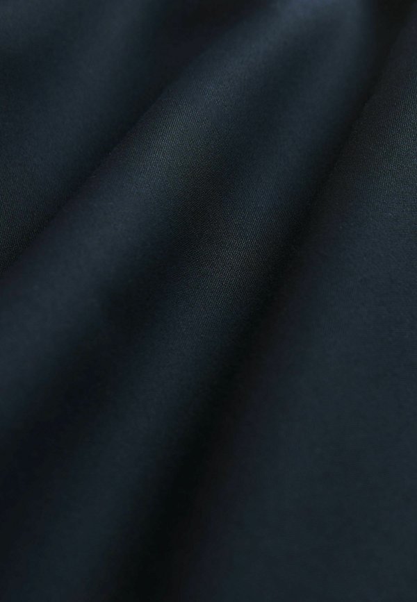 Next ZIPPED DETAIL