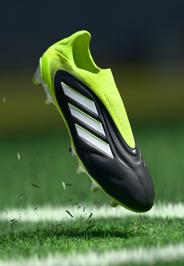 adidas Performance COPA PURE III ELITE LACELESS FIRM GROUND FOOTBALL BOOTS - Firm-ground football boots - core black/footwear white/lucid lemon
