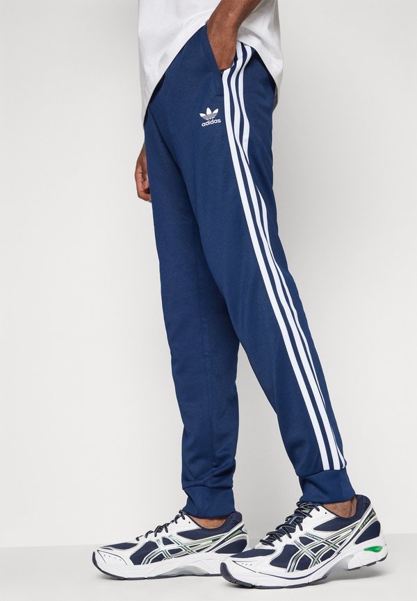adidas Originals ADICOLOR CLASSICS SUPERSTAR TRACK PANTS