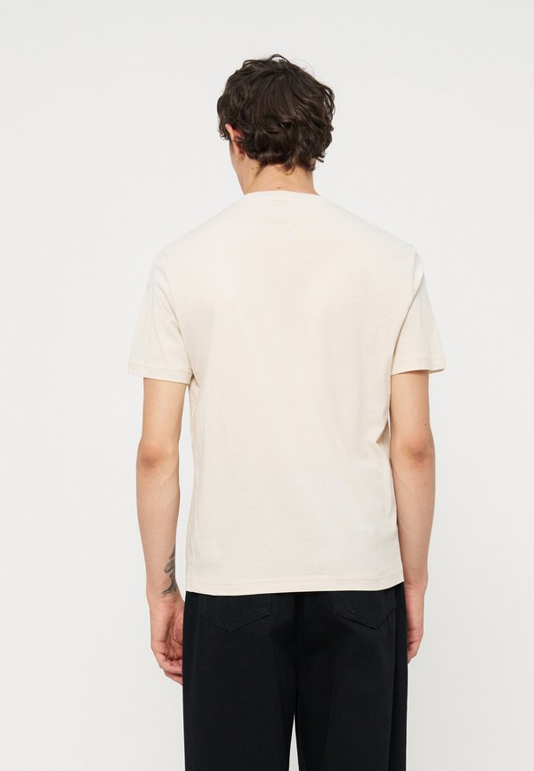 EA7 Emporio Armani