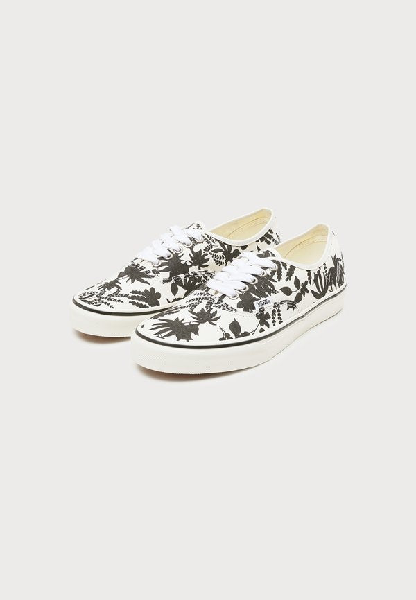Vans AUTHENTIC