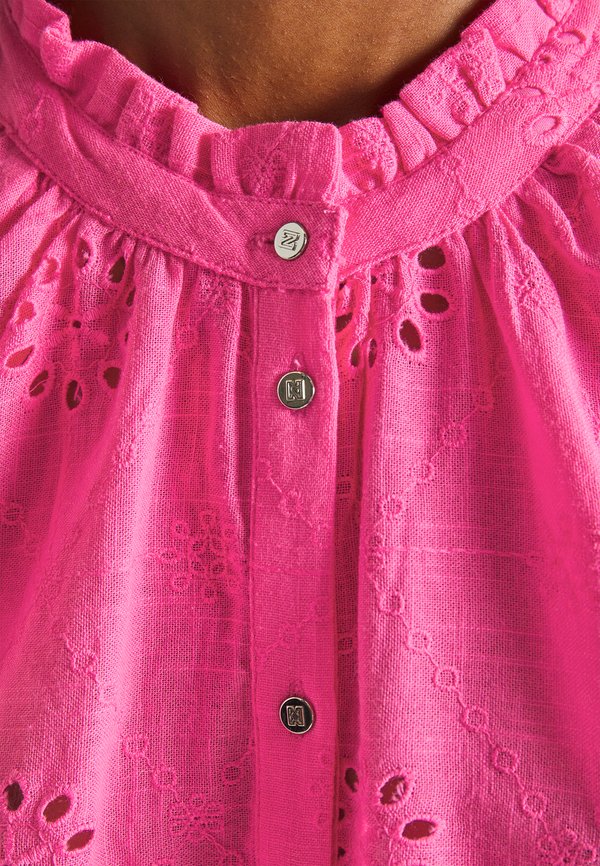 NIKKIE FAITH BLOUSE