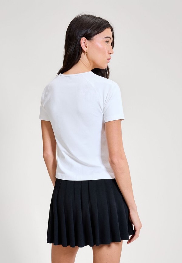 Ellesse LA BELLA SS FITTED