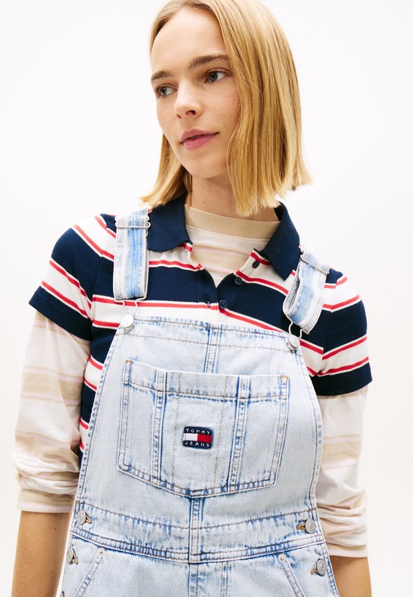 Tommy Jeans MIA RELAXED DUNGAREE SHORTS