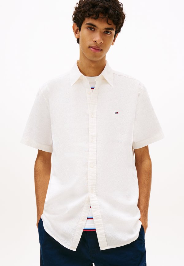 Tommy Jeans REGULAR FIT SEERSUCKER SHORT SLEEVE SHIRT
