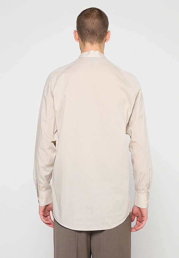 Emporio Armani REGULAR FIT