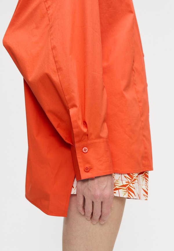 Diane von Furstenberg LAURA