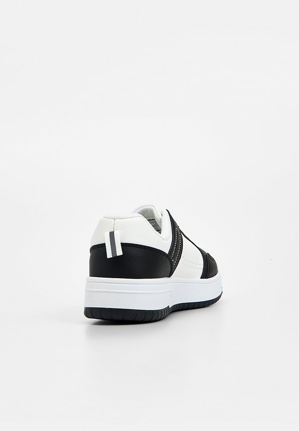 Ellesse DELTA