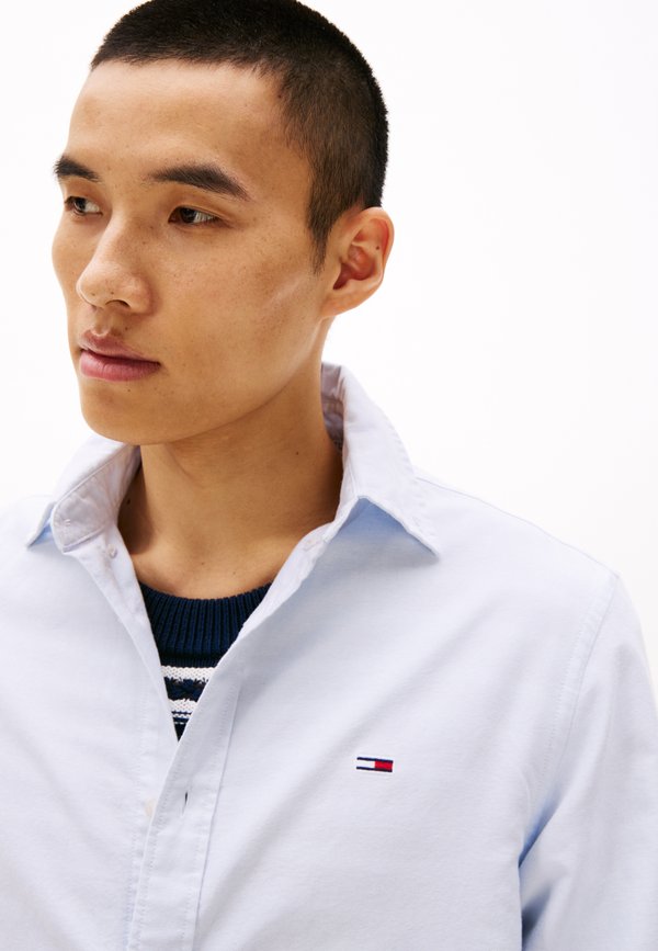 Tommy Jeans REGULAR FIT
