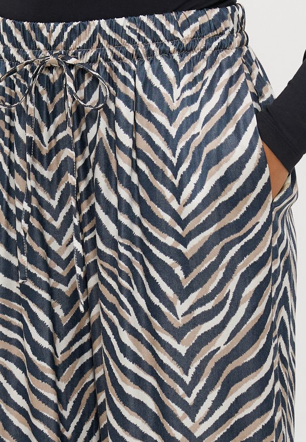 Vero Moda Petite VMVINA SONYA STRAIGHT PANTS