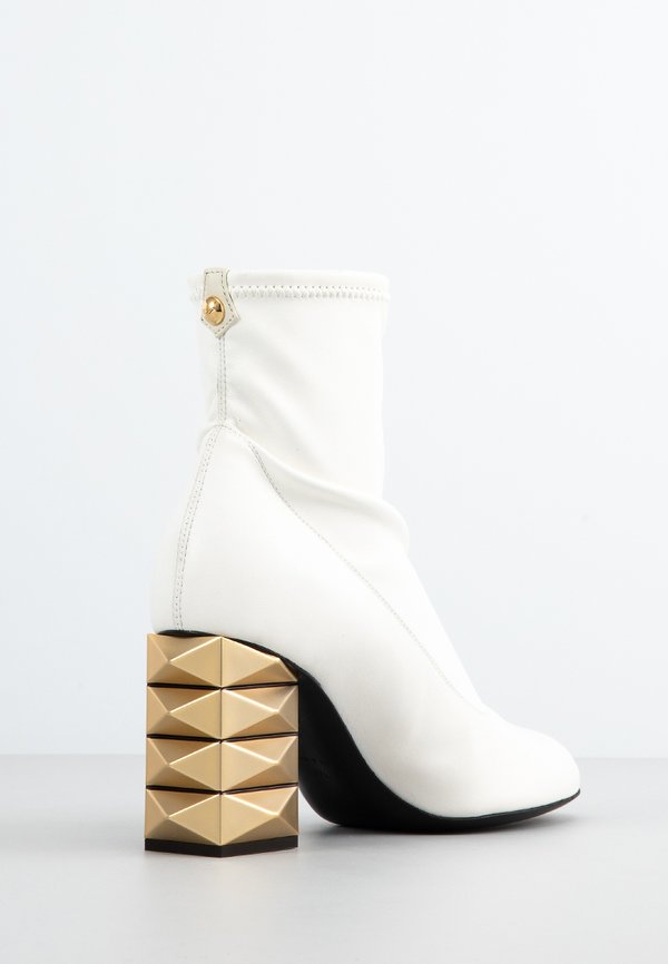 Giuseppe Zanotti