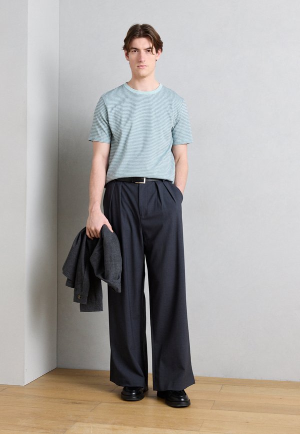 Lindbergh STRIPED O NECK TEE