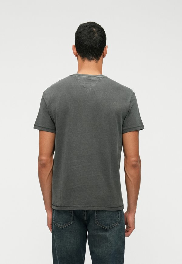 Tommy Jeans ARCH LOGO TEXTURED T-SHIRT