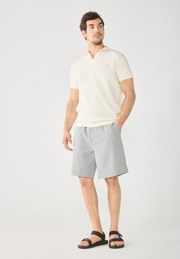 Pier One by Zalando