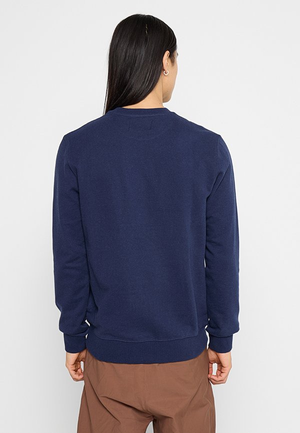REVOLUTION REGULAR FIT