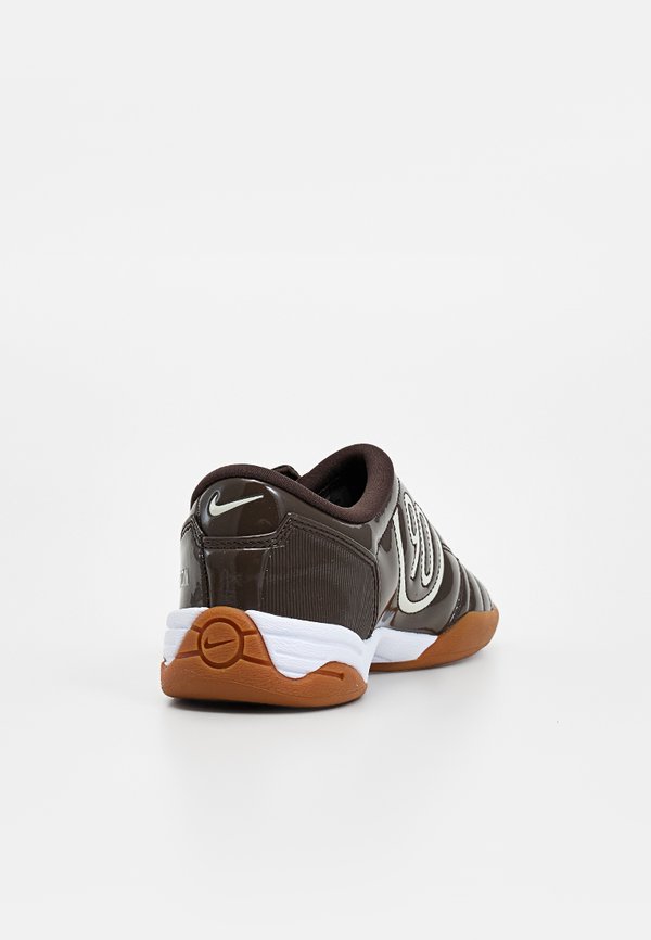 Nike Sportswear T90