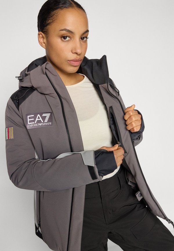 EA7 Emporio Armani