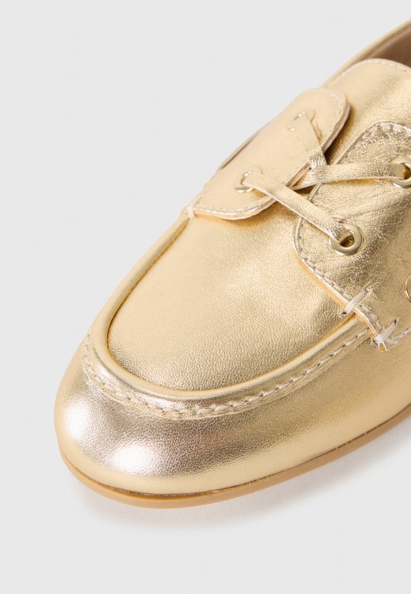Stuart Weitzman TINSLEY