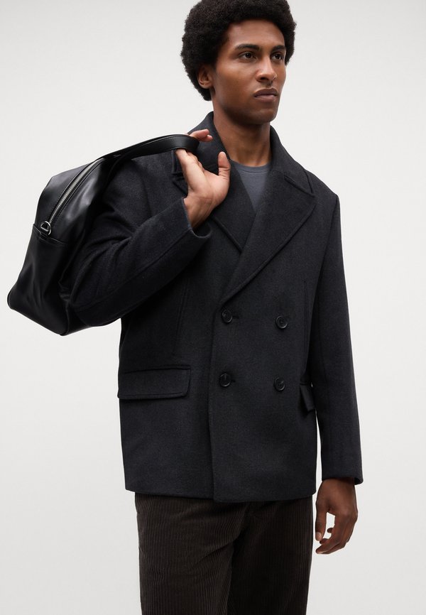 Isaac Dewhirst AXEL PEA COAT