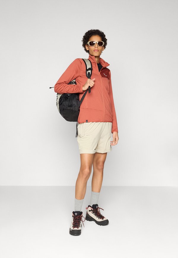 ODLO SHORT ESSENTIAL CARGO BAGGIES