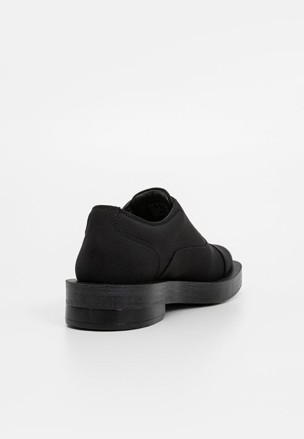 Clarks CUR