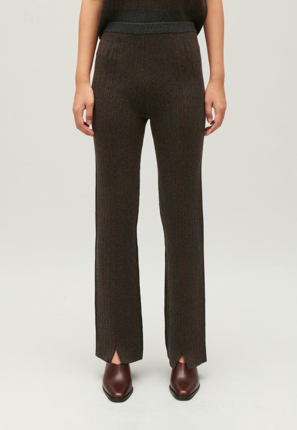 Claudie Pierlot PANTALON MAILLE RAYÉE