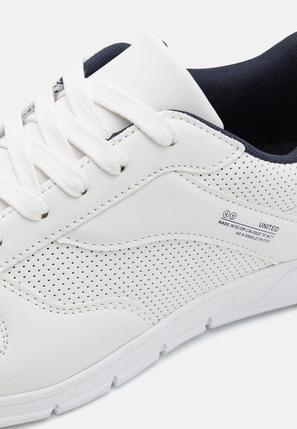 Pier One by Zalando