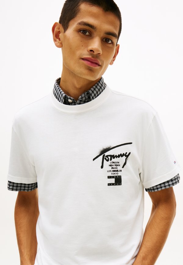 Tommy Jeans CITY SIGN