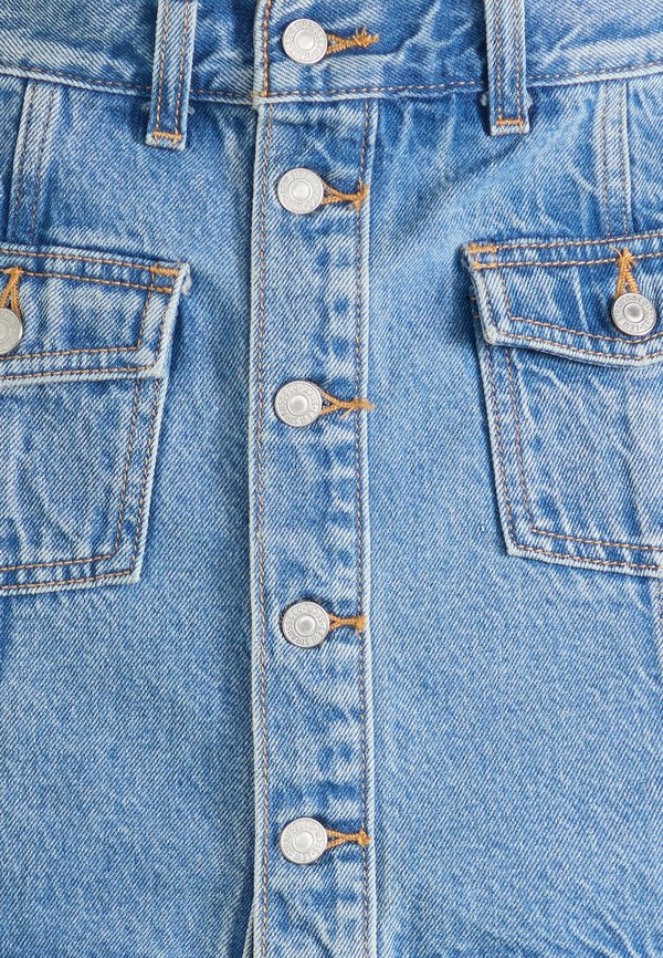 Levi's® BUTTON FRONT SKORT