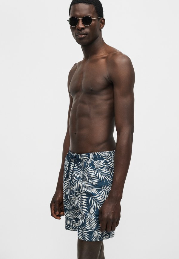 Pier One by Zalando