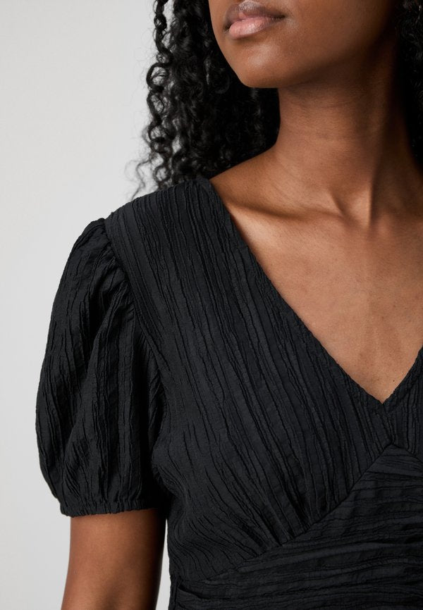 Vero Moda Petite VMANDREA  V NECK SHORT DRESS
