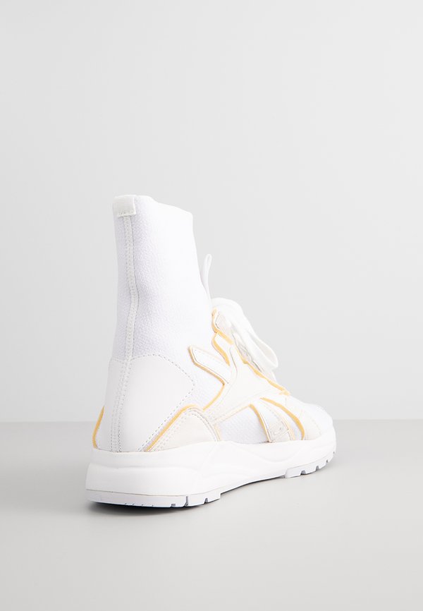 Reebok x Victoria Beckham