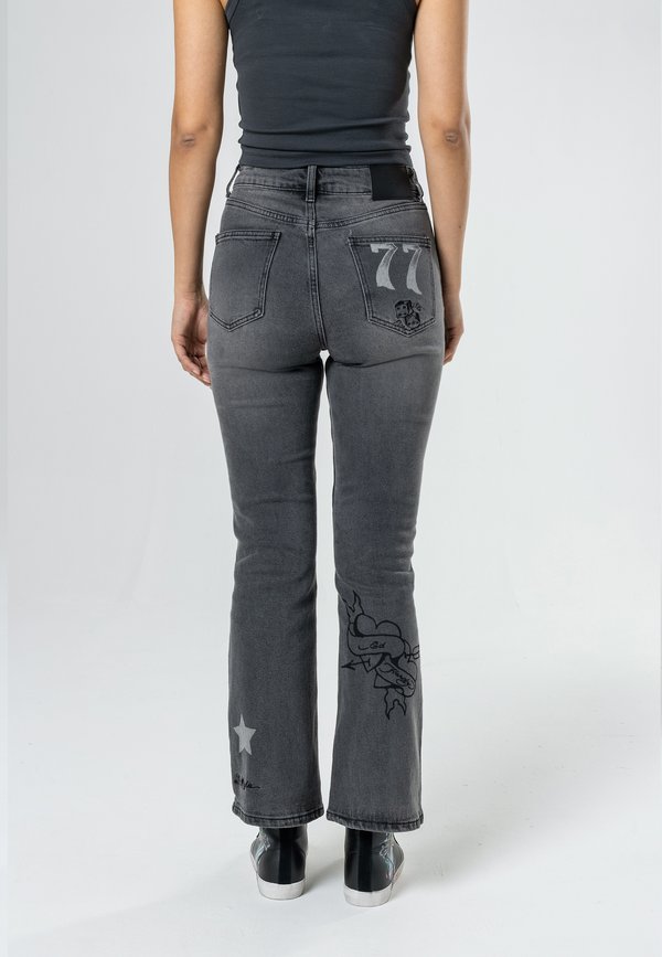 Ed Hardy DOODLE-STAR-CROP