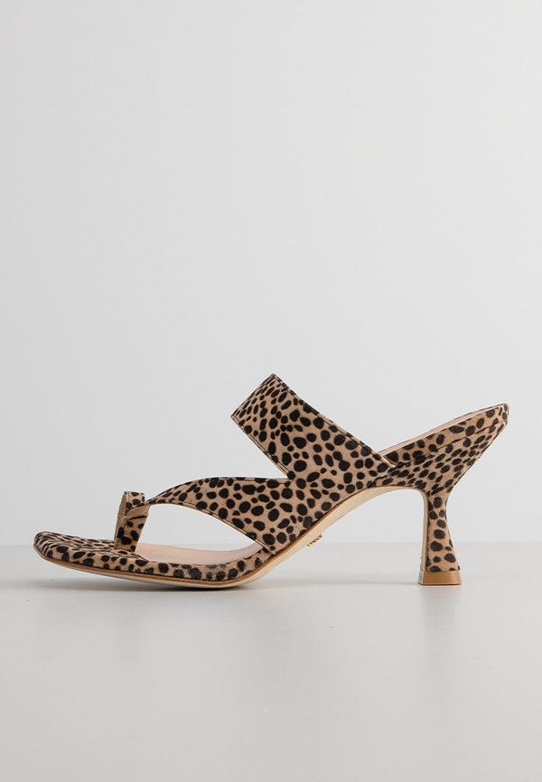 Stuart Weitzman LYLA