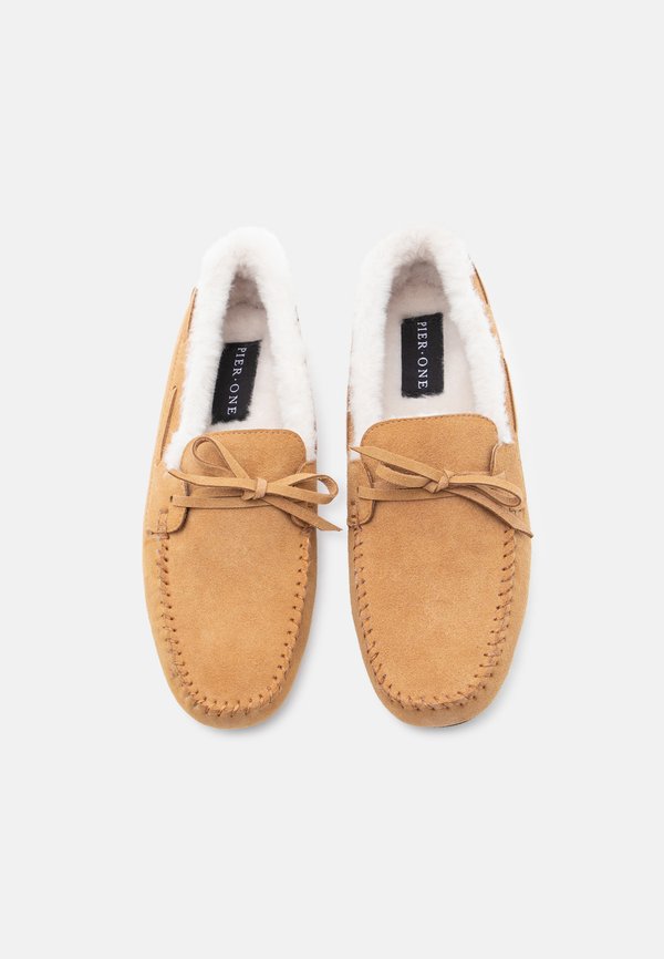 Pier One by Zalando