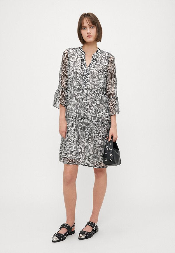 Vero Moda Tall VMSMILLA 3/4 SHORT DRESS