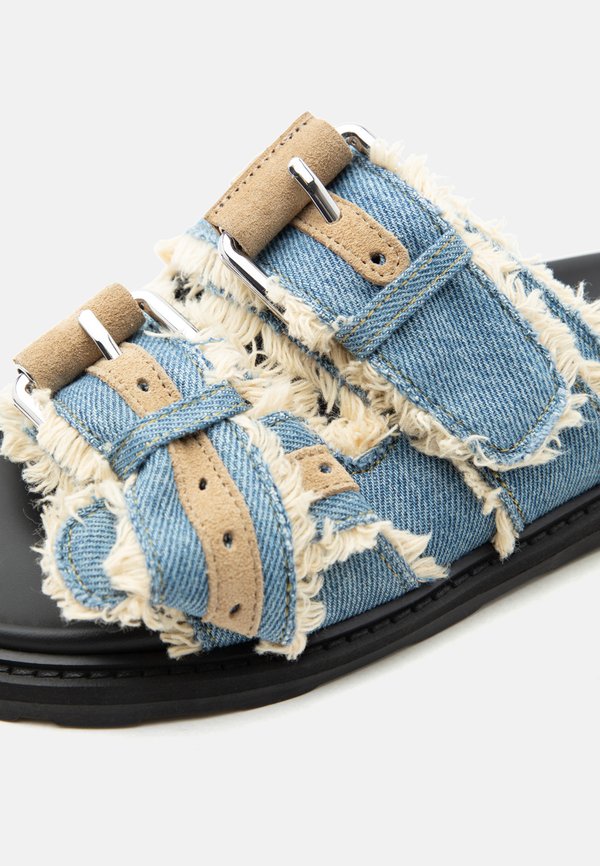 MOSCHINO CIABATTA