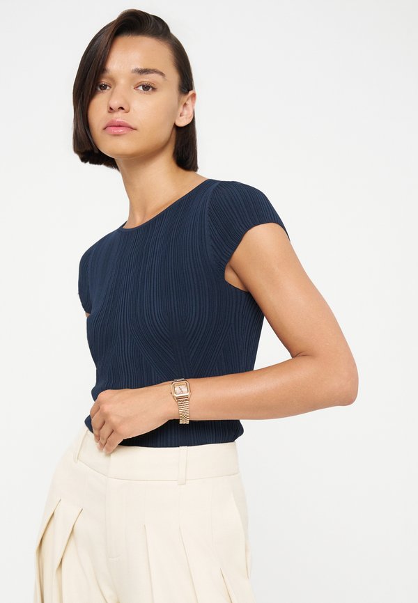 DKNY
