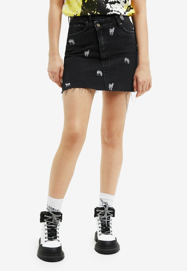 Desigual ZEBRA