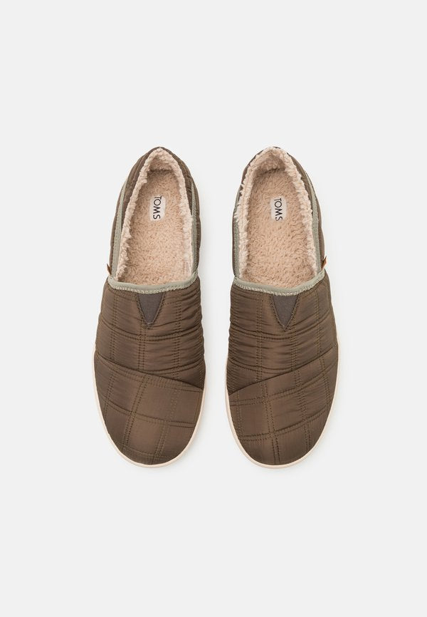 TOMS CAMDEN