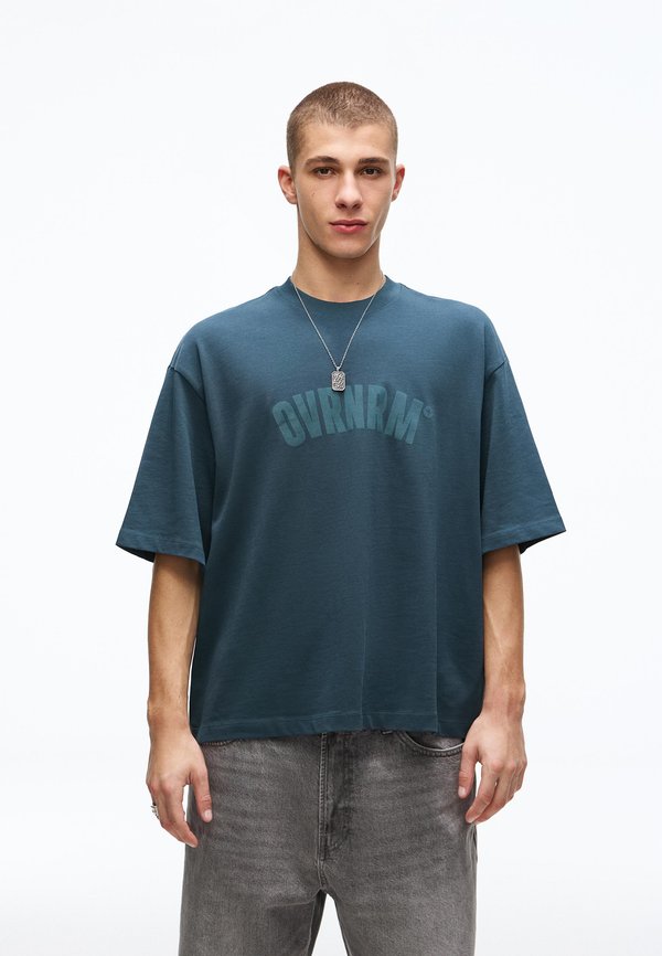 Bershka Print T-shirt - mottled dark green