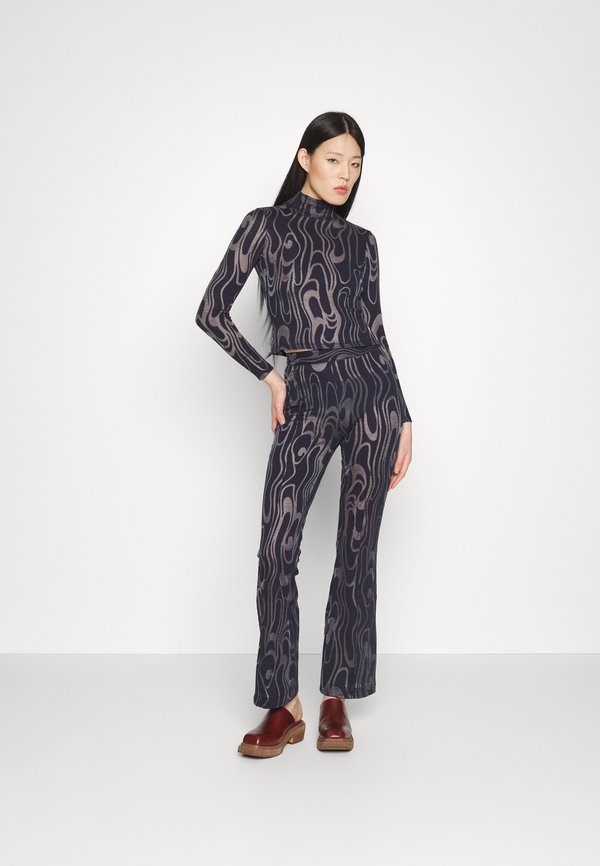 ECKHAUS LATTA SHRUNK TURTLENECK